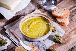 Cannabutter (Cannabis Butter) / Cannarine (Cannabis Margarine)